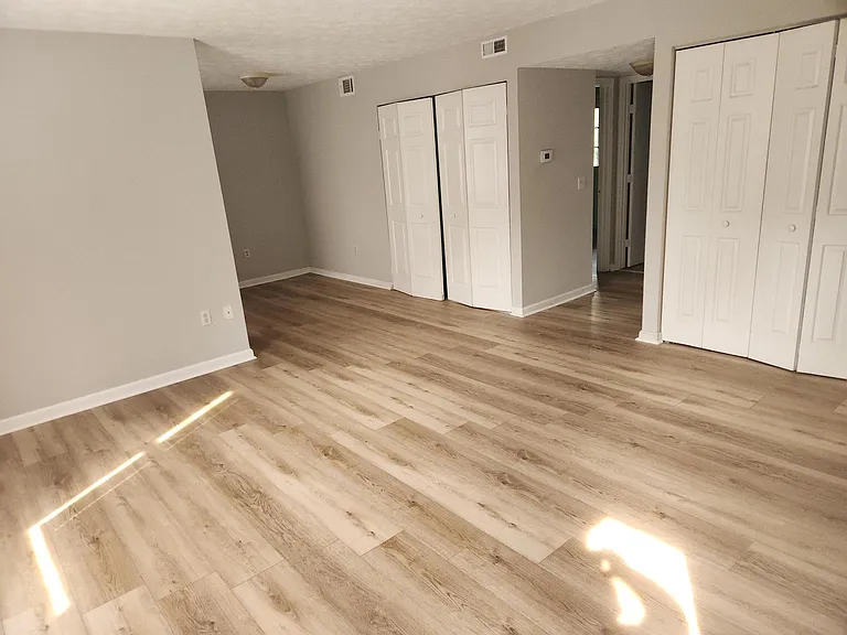 245-245 Maryland Dr #2 — Photo 6