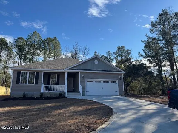 202 Flytrap Lane, Sneads Ferry, NC 28460