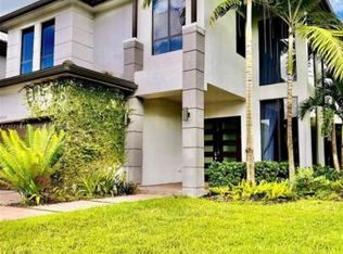16002 SW 136th Way, Miami, FL 33196