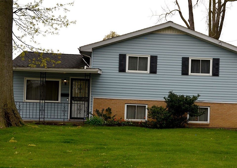 1st image of 2046 E 41st St