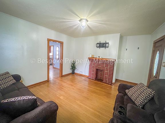 4th image of 184 Lincoln St