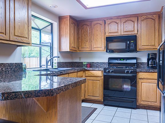 5th image of 27428 NE 153rd Pl