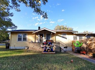 702 N 9th St, Arkansas City, KS 67005