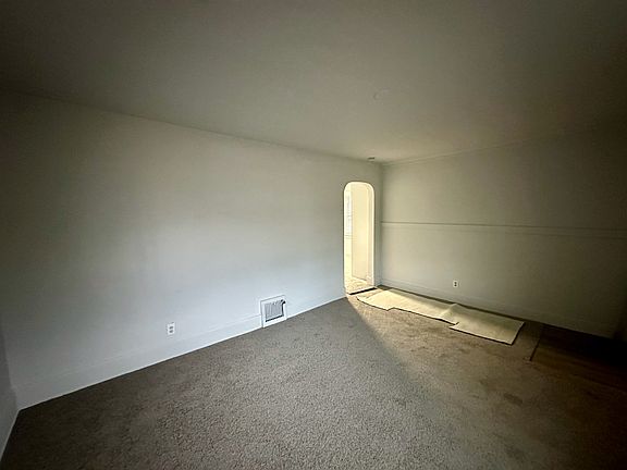 2nd image of 1036 & 1038 Clay St #1038