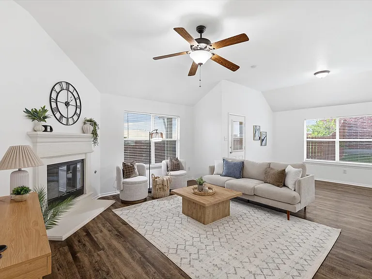 2825 Saddlebred Trl — Photo 1