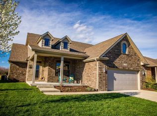 5710 Victory Dr, Columbus, IN 47203