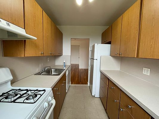 3rd image of 10311 68th Dr APT 5F