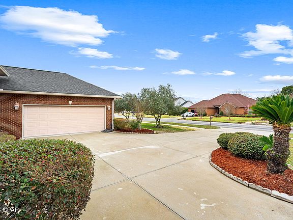 3rd image of 140 Cottonwood Cir