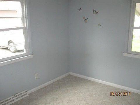 2nd image of 1809 Foster St