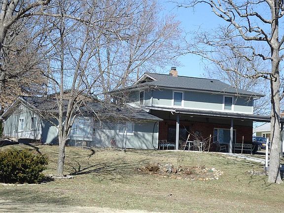 4th image of 1670 Lakeshore Dr