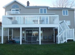 135 Lakewood Dr, Antioch, IL