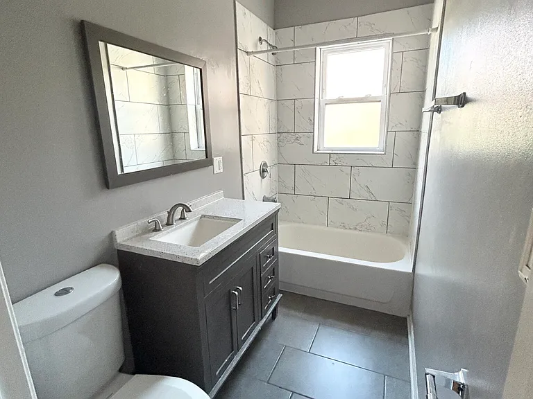 1644 W Pratt Blvd #2E — Photo 10