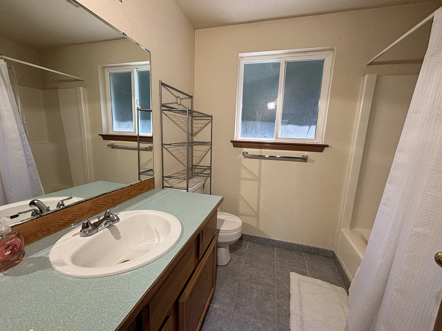 1 bed, 1817 sqft, $1,000 — Photo 3