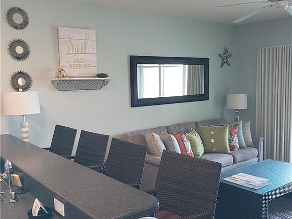 4th image of 450 Old San Carlos Blvd #303