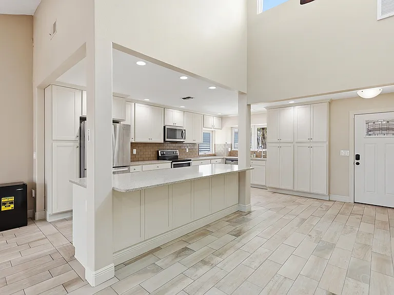 11206 Longwood Ct — Photo 14