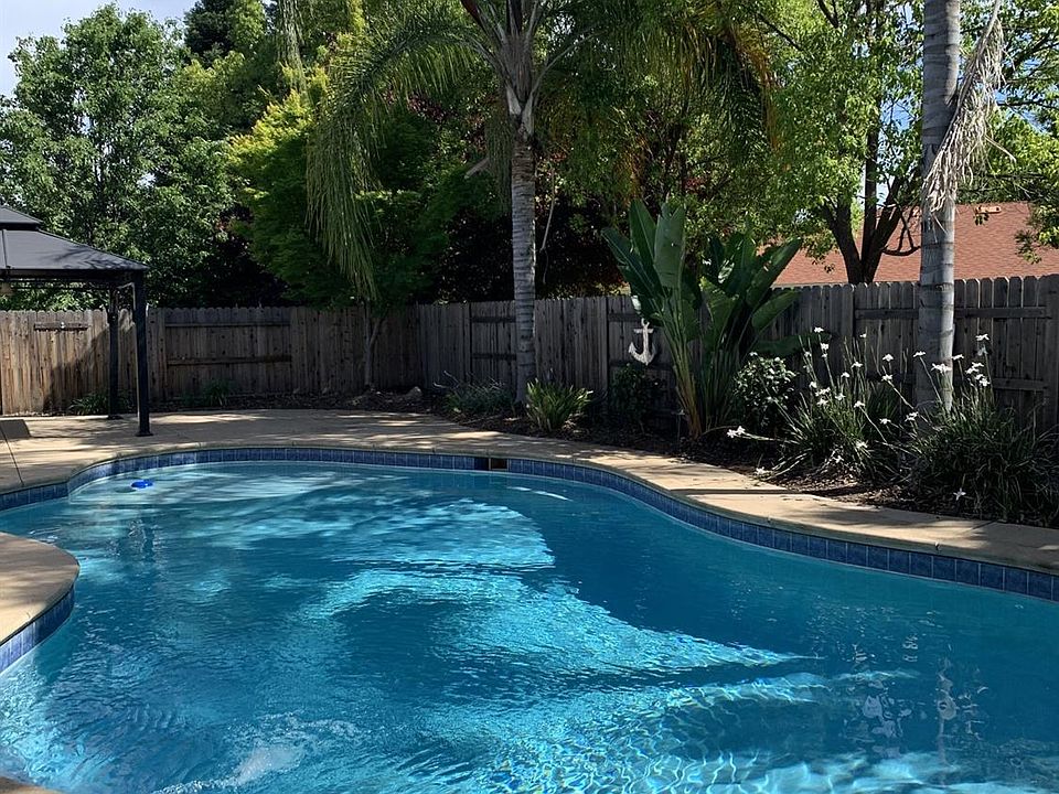 1st image of 605 Flower Dr
