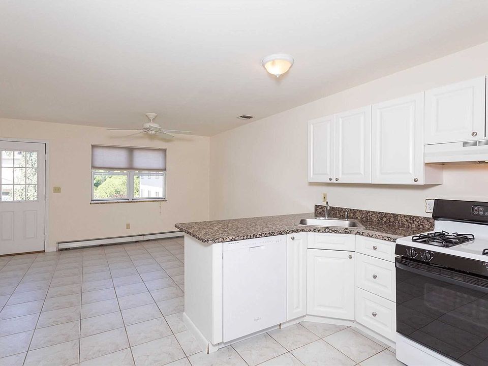 1st image of 14 Selina Ct