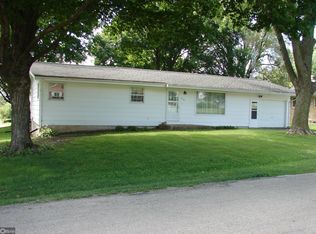 410 S Olive St, Winfield, IA 52659