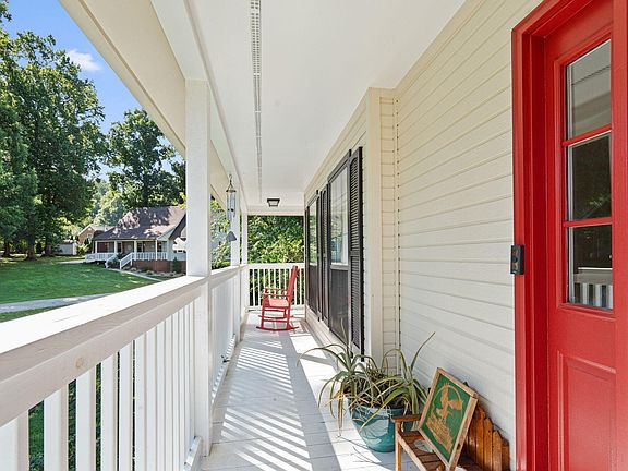 4th image of 544 Holt St