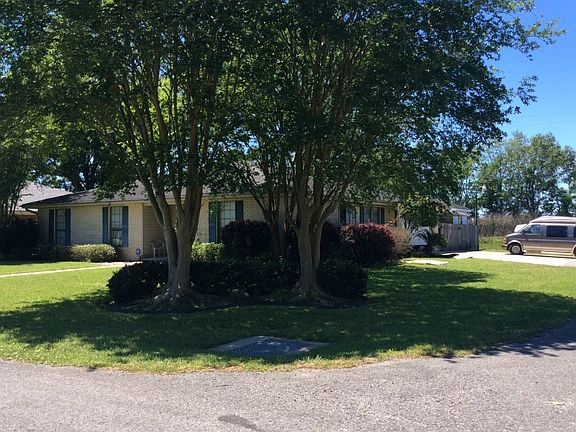 3rd image of 300 Creswell Ave