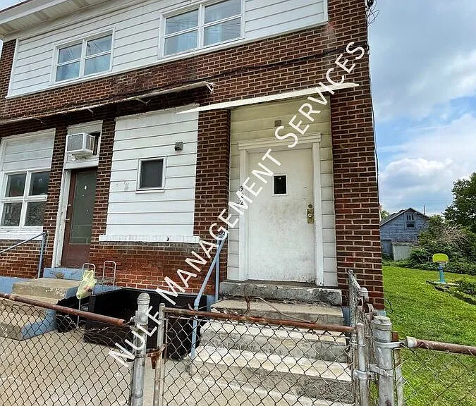 922 Hober Ave #1 — Photo 1
