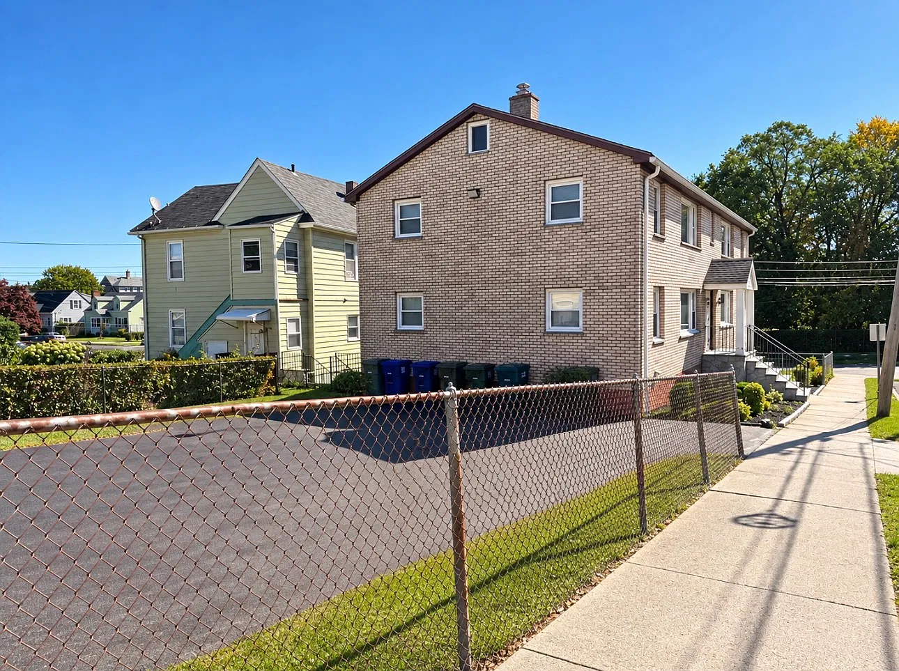 2 bed, 900 sqft, $2,200 — Photo 3