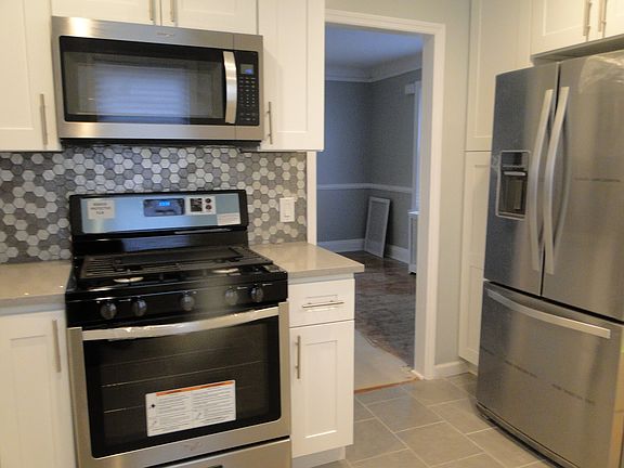 3rd image of 10718 220th St