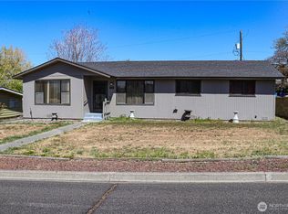 222 W Nelson Rd, Moses Lake, WA 98837