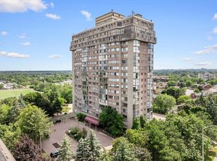 880 Dundas St W #Lph4, Mississauga, ON