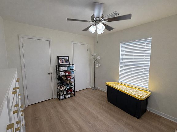 5th image of 301 E 19th St