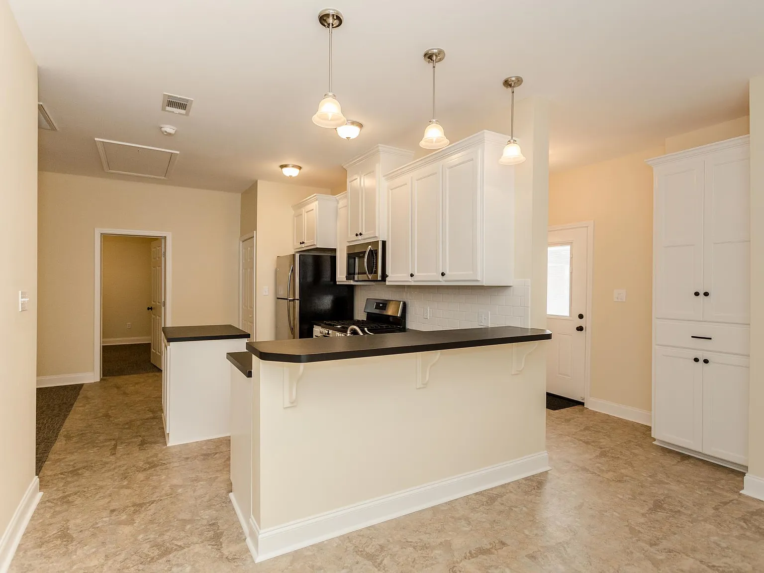 428 Courthouse St — Photo 3