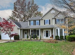 556 Parkside Dr, Avon Lake, OH 44012