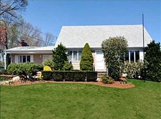 1 N View Ave, Cranston, RI 02920