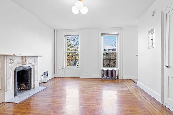 Rented by Level Group | media 1