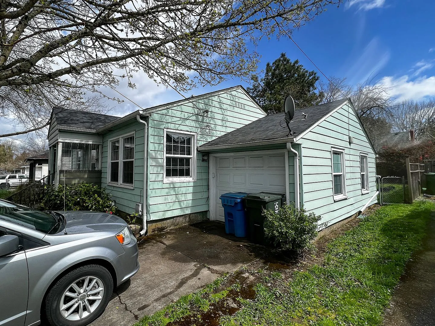 Cozy Single Level Home With Single Car Garage ~ 396 23rd St — Photo 2
