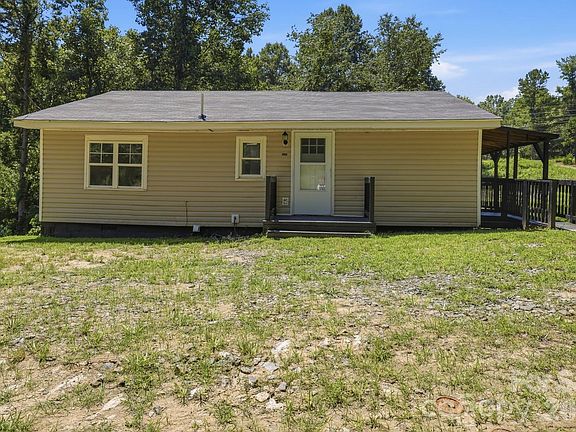 4th image of 3028 Playmore Beach Rd