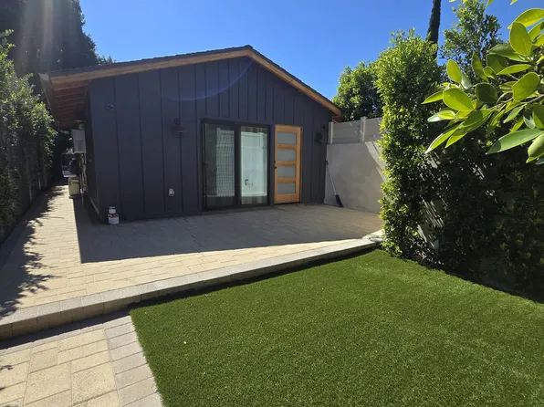 23349 Victory Blvd, West Hills, CA 91307