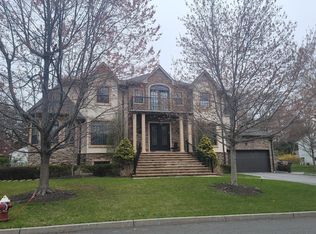 7 Hilda Ln, Monsey, NY 10952