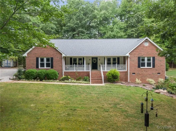 2790 Checketts Dr, Sandy Hook, VA 23153