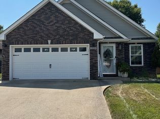 1020 Hendricks Ct, Clarksville, TN 37040