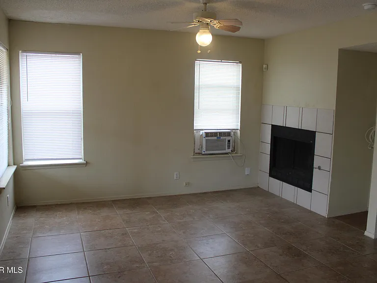 11008 Rogers Hornsby St — Photo 7