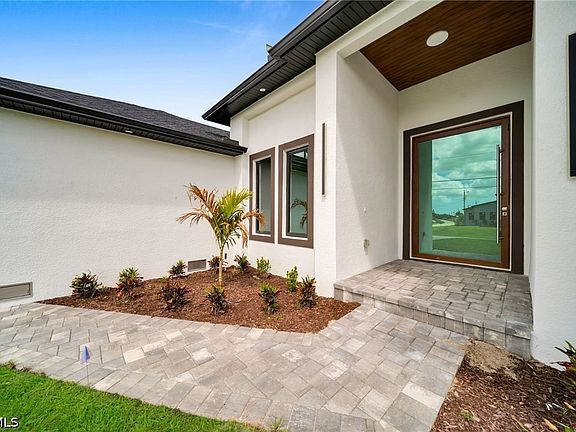 5th image of 3237 NW 21st St