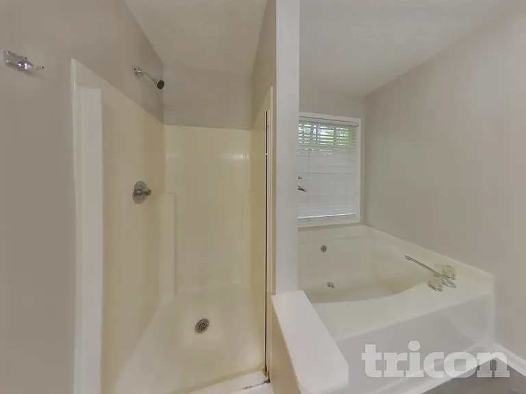 649 Stratford Dr — Photo 10