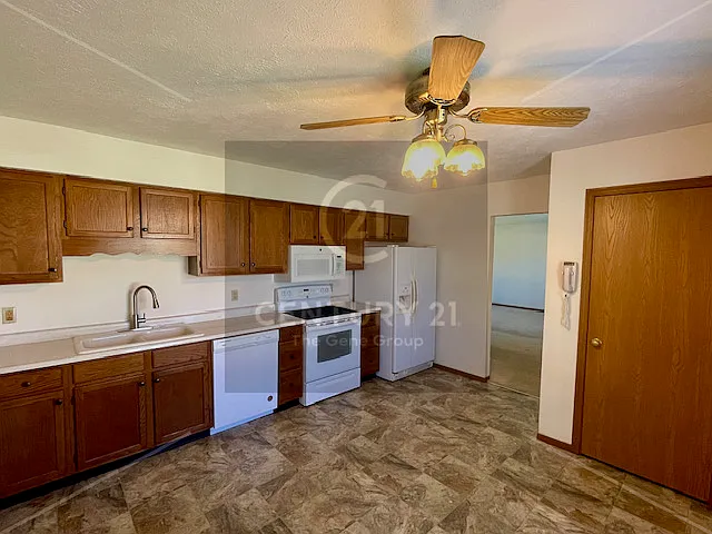 323 Westview Dr — Photo 5