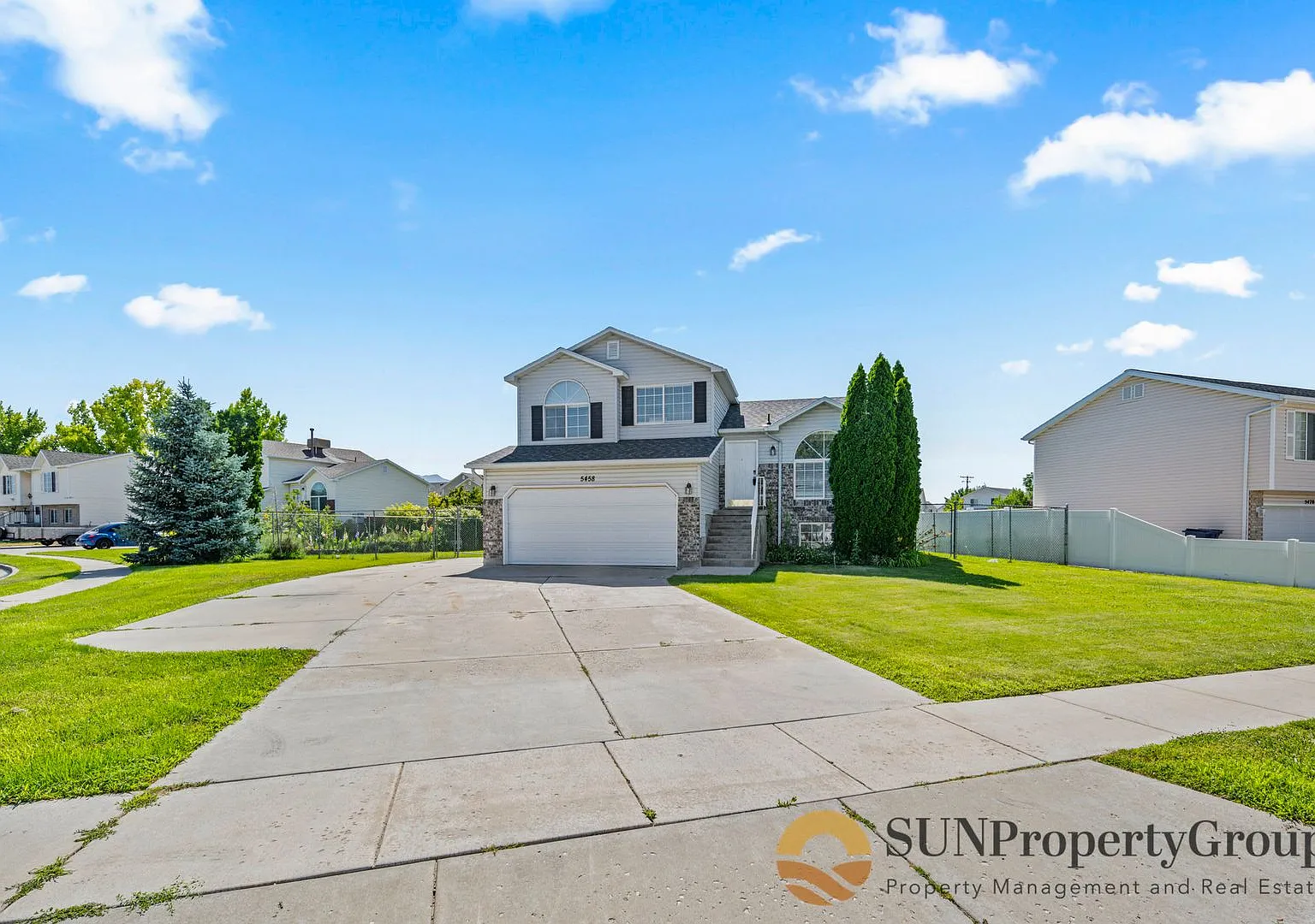 Beautiful Home In Great Roy Location!! — Photo 1