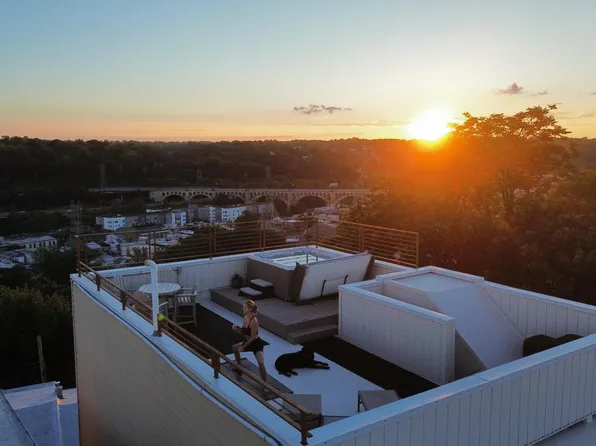 4256 Terrace St, Philadelphia, PA 19128