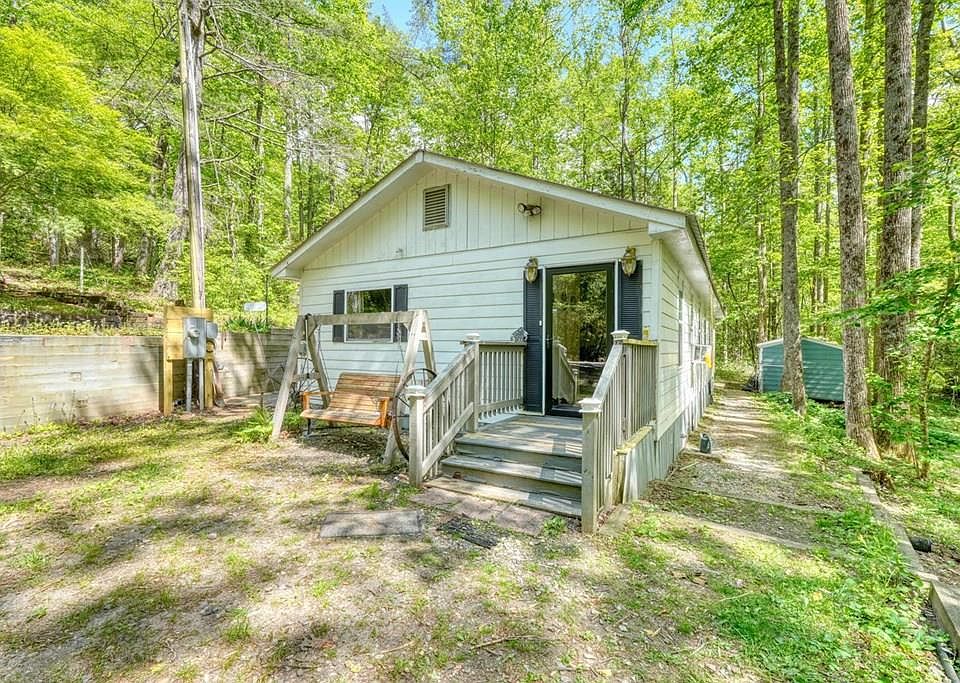 1st image of 647 Happy Hollow Cir