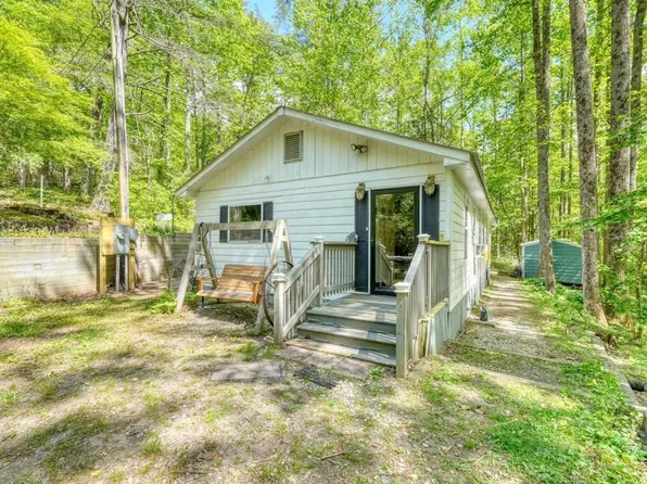 647 Happy Hollow Cir, Suches, GA 30572
