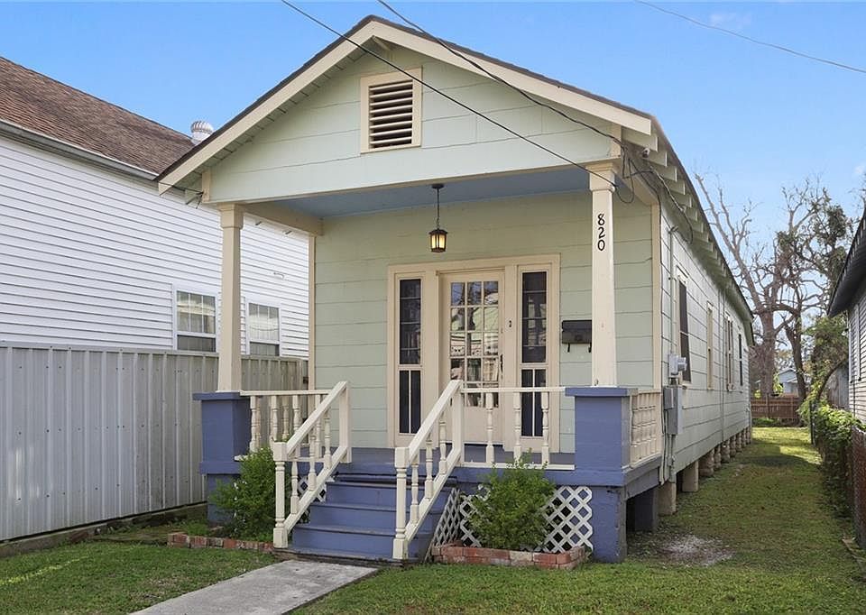 1st image of 820 Derbigny St