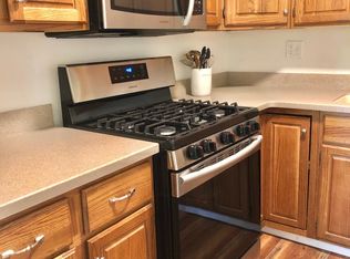 1213 Meadowview Ln, Mont Clare, PA 19453